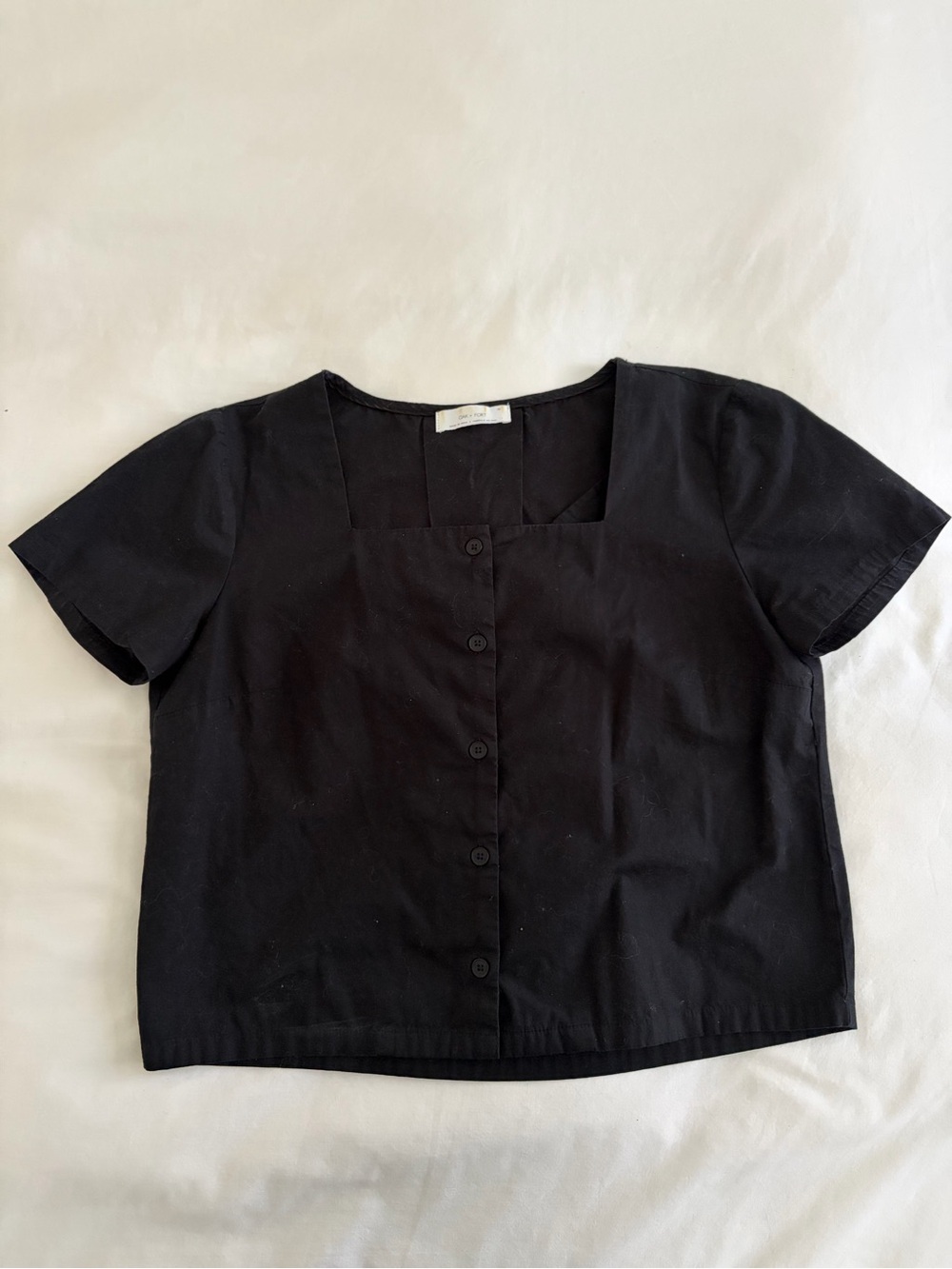 Oak and Fort Short-Sleeve Button Front Top